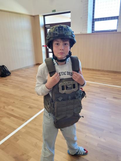 Foto k POKOS - p��prava ob�an� k obran� st�tu - 4. - 9. ro�n�k